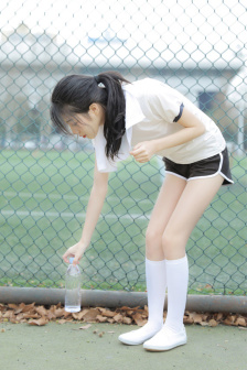 巜商务旅行女老板戴绿色帽的